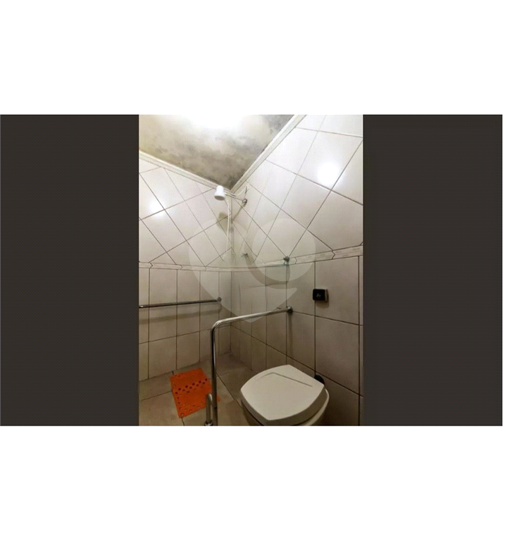 Terreno com 3 casas, em rua calma e tranquila. Acesso fácil para Santana e BarraFunda