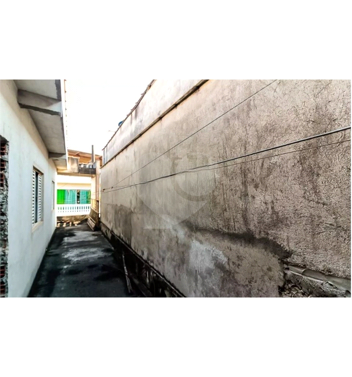 Terreno com 3 casas, em rua calma e tranquila. Acesso fácil para Santana e BarraFunda