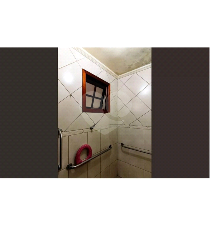 Terreno com 3 casas, em rua calma e tranquila. Acesso fácil para Santana e BarraFunda