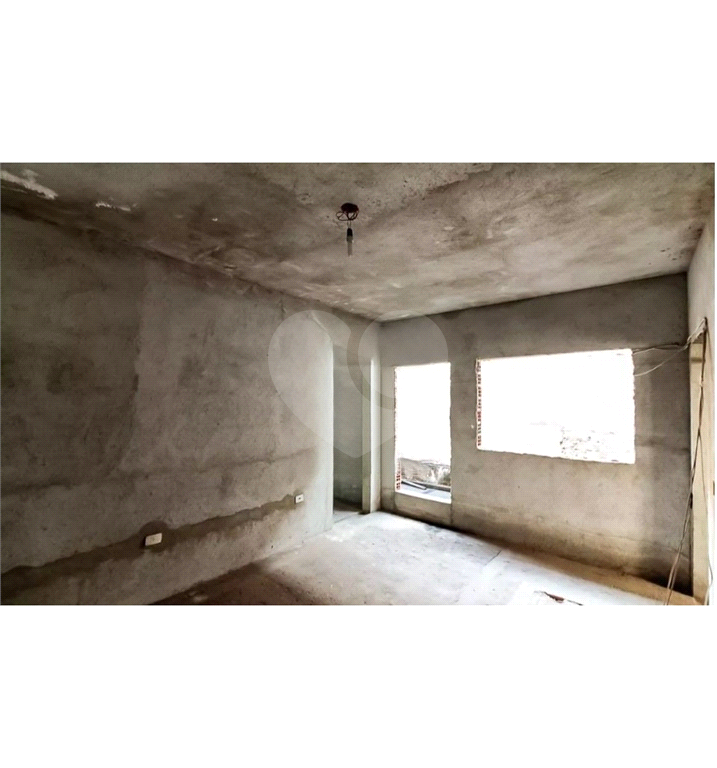 Terreno com 3 casas, em rua calma e tranquila. Acesso fácil para Santana e BarraFunda