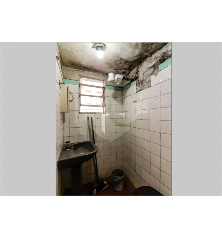 Terreno com 3 casas, em rua calma e tranquila. Acesso fácil para Santana e BarraFunda