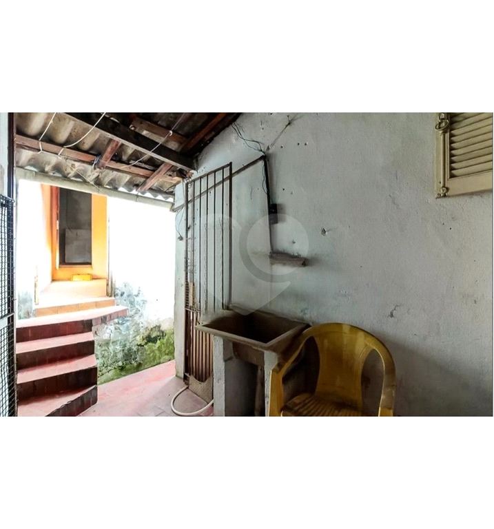 Terreno com 3 casas, em rua calma e tranquila. Acesso fácil para Santana e BarraFunda