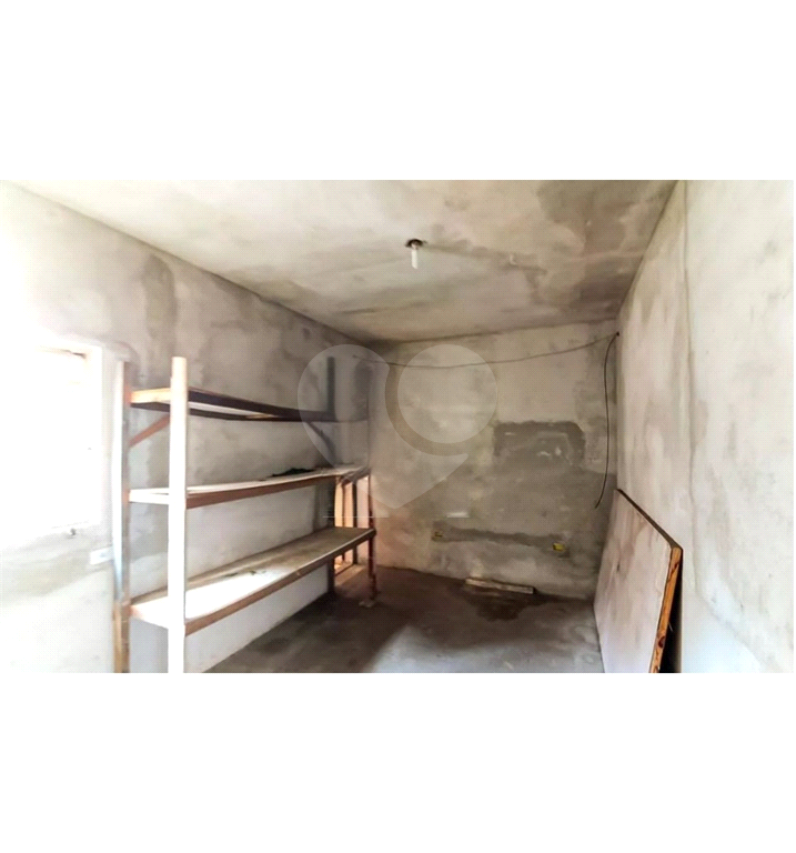 Terreno com 3 casas, em rua calma e tranquila. Acesso fácil para Santana e BarraFunda