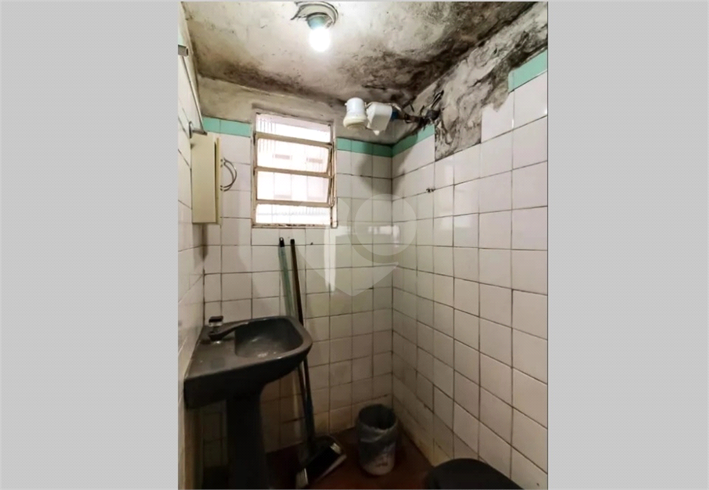 Terreno com 3 casas, em rua calma e tranquila. Acesso fácil para Santana e BarraFunda