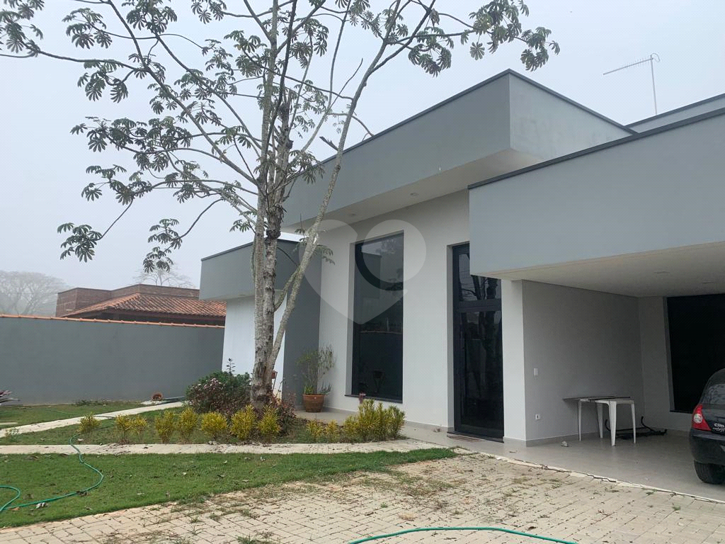 Maravilhosa casa em Guararema. ACEITA PERMUTA