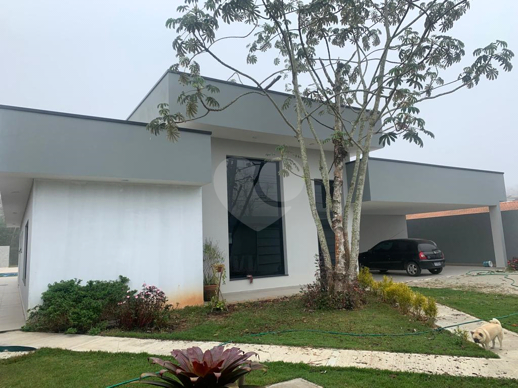 Maravilhosa casa em Guararema. ACEITA PERMUTA