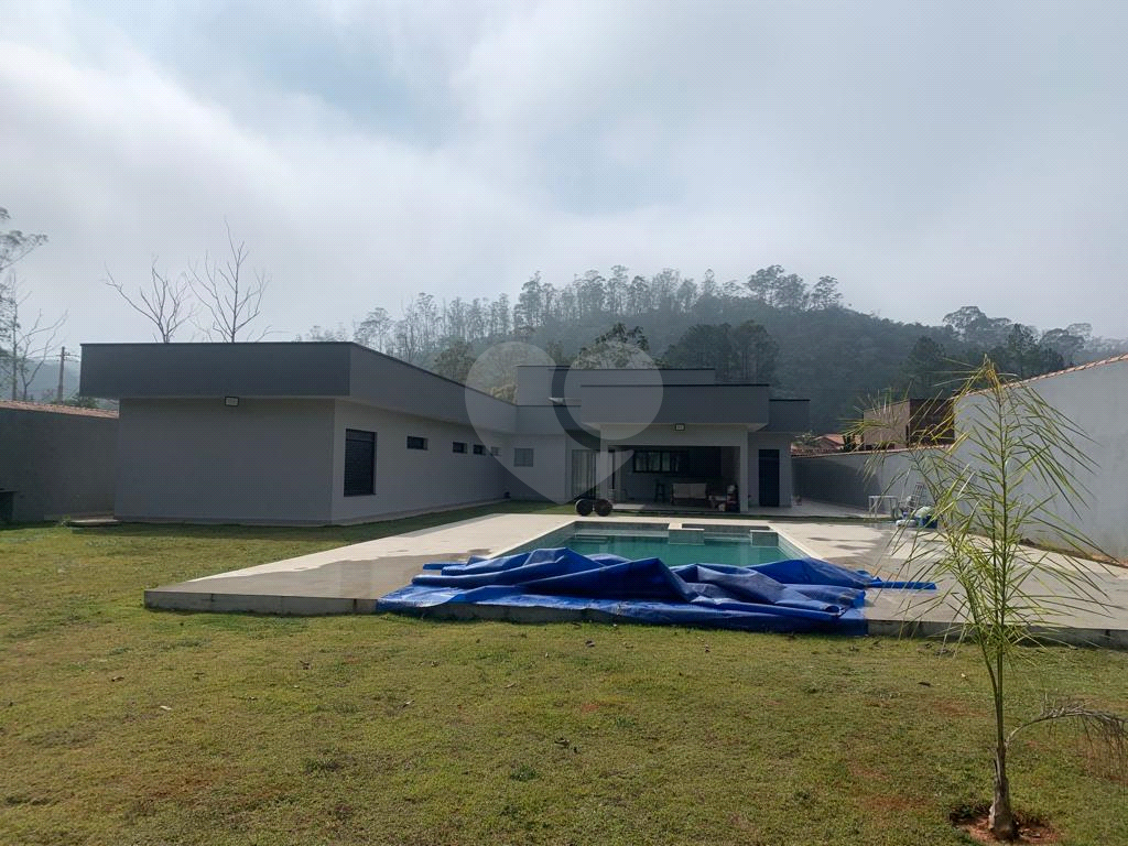 Maravilhosa casa em Guararema. ACEITA PERMUTA