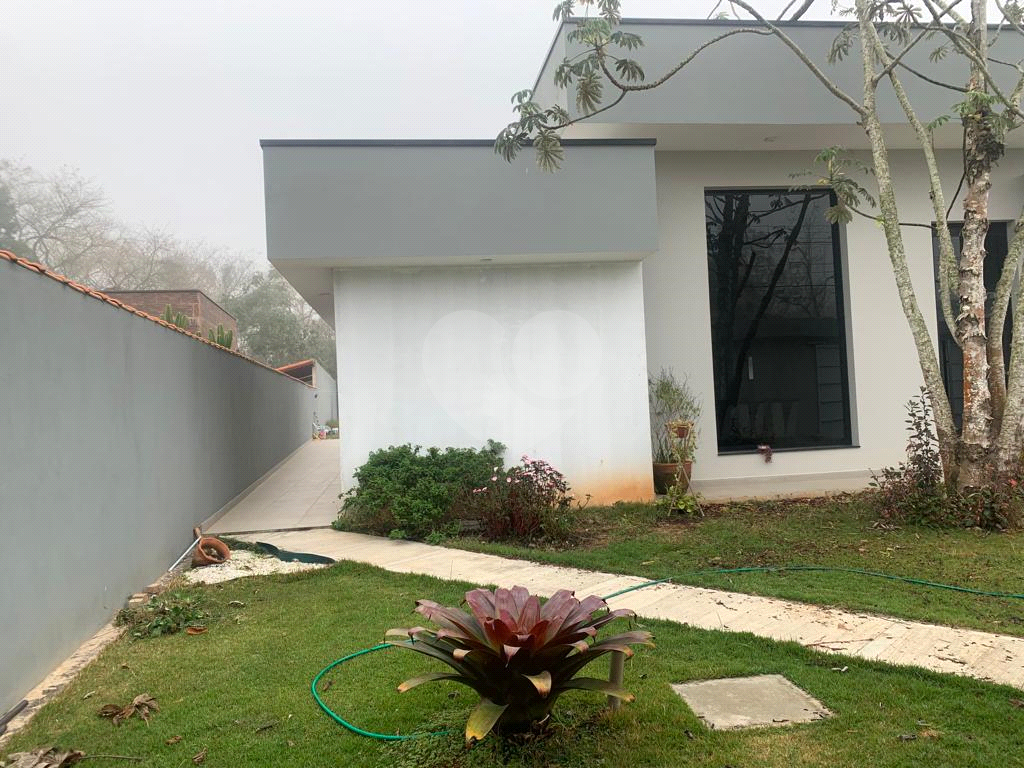 Maravilhosa casa em Guararema. ACEITA PERMUTA