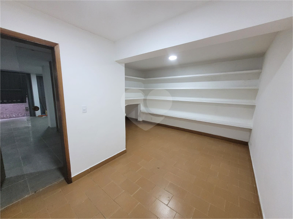 Aluga-se um lindo Sobrado Comercial na região de Moema!!
