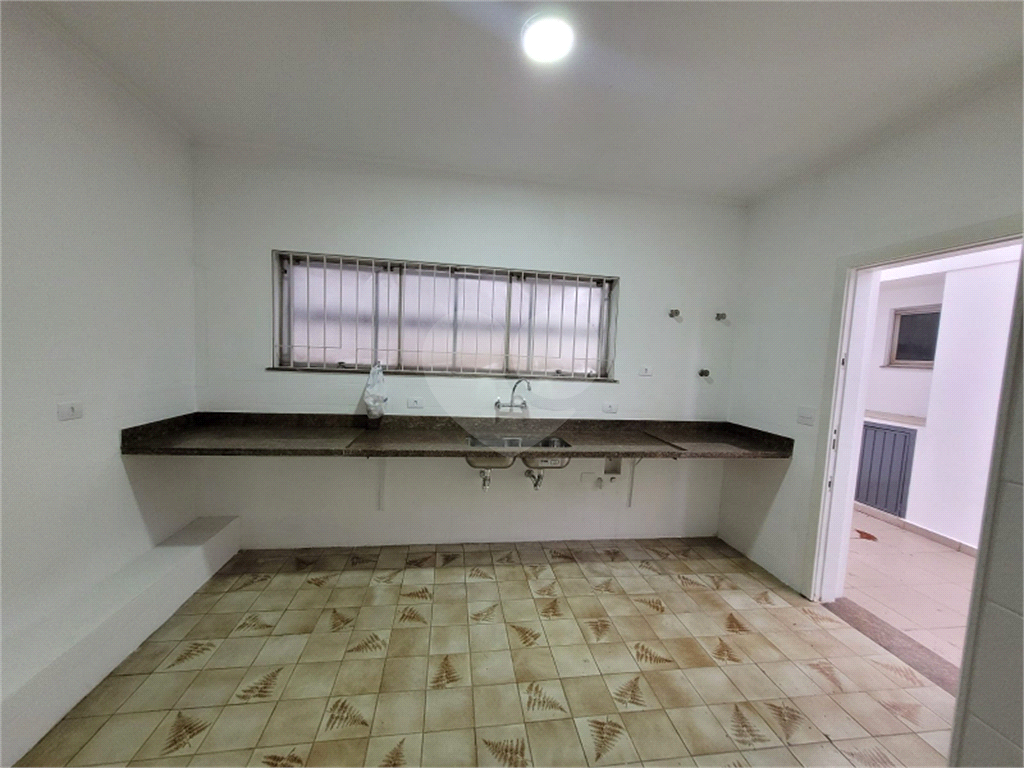 Aluga-se um lindo Sobrado Comercial na região de Moema!!