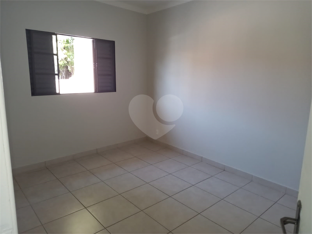 Linda casa Térrea com 2 dormitórios a venda na cidade de Bragança Paulista-SP