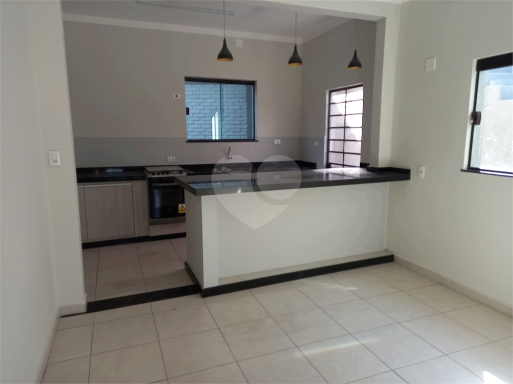 Linda casa Térrea com 2 dormitórios a venda na cidade de Bragança Paulista-SP