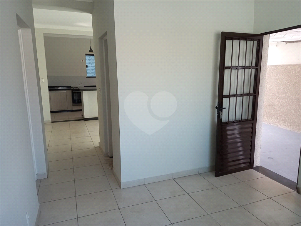Linda casa Térrea com 2 dormitórios a venda na cidade de Bragança Paulista-SP