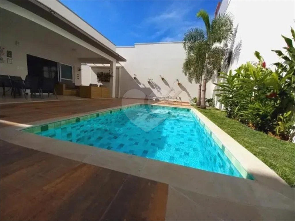 Casa com 225m² à venda no condomínio Aruã Brisas