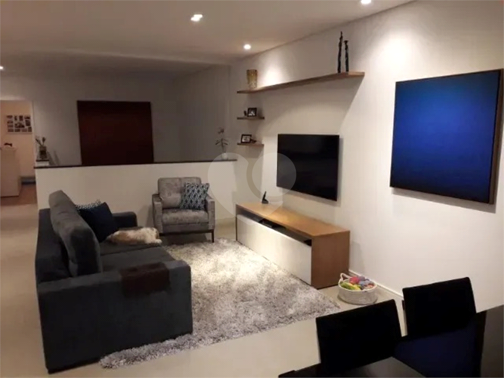 Casa com 225m² à venda no condomínio Aruã Brisas