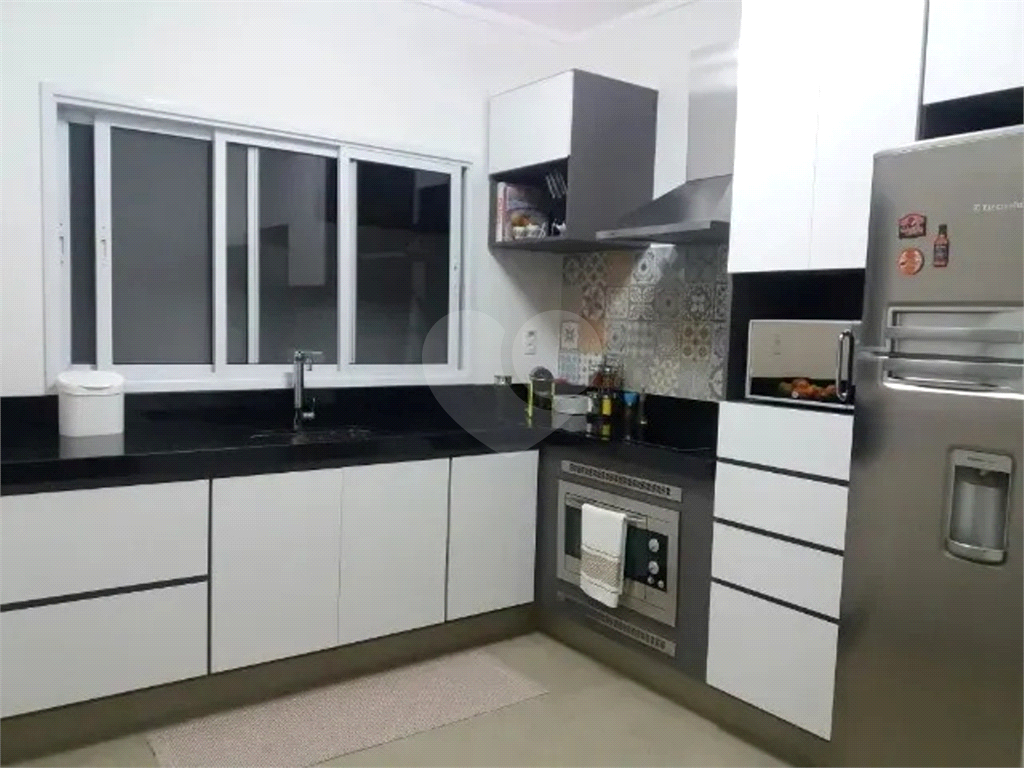 Casa com 225m² à venda no condomínio Aruã Brisas