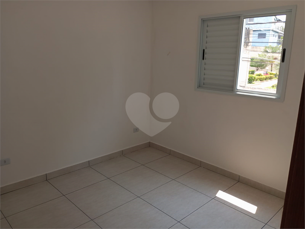 Apartamento localizado na travessa da Av.Jaçanã - térreo 2 dorms 51m2  Jaçanã