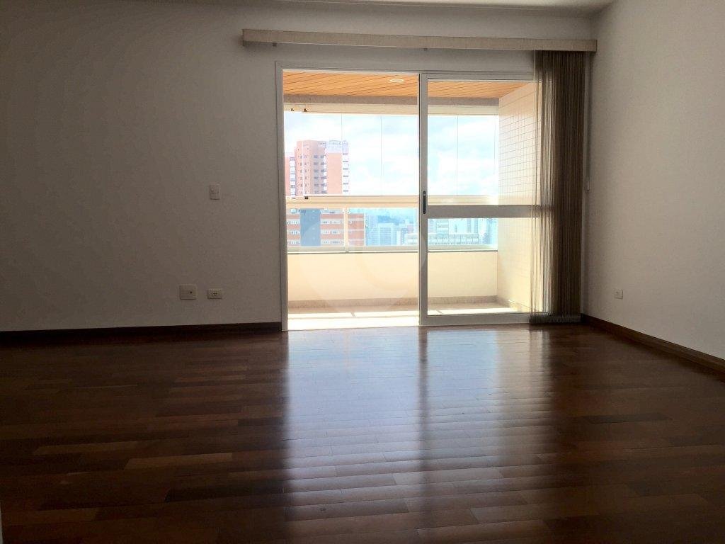APARTAMENTO em PERDIZES