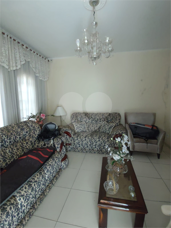 Casa à venda e aluguel com 2 quartos, 203m² - Foto 11