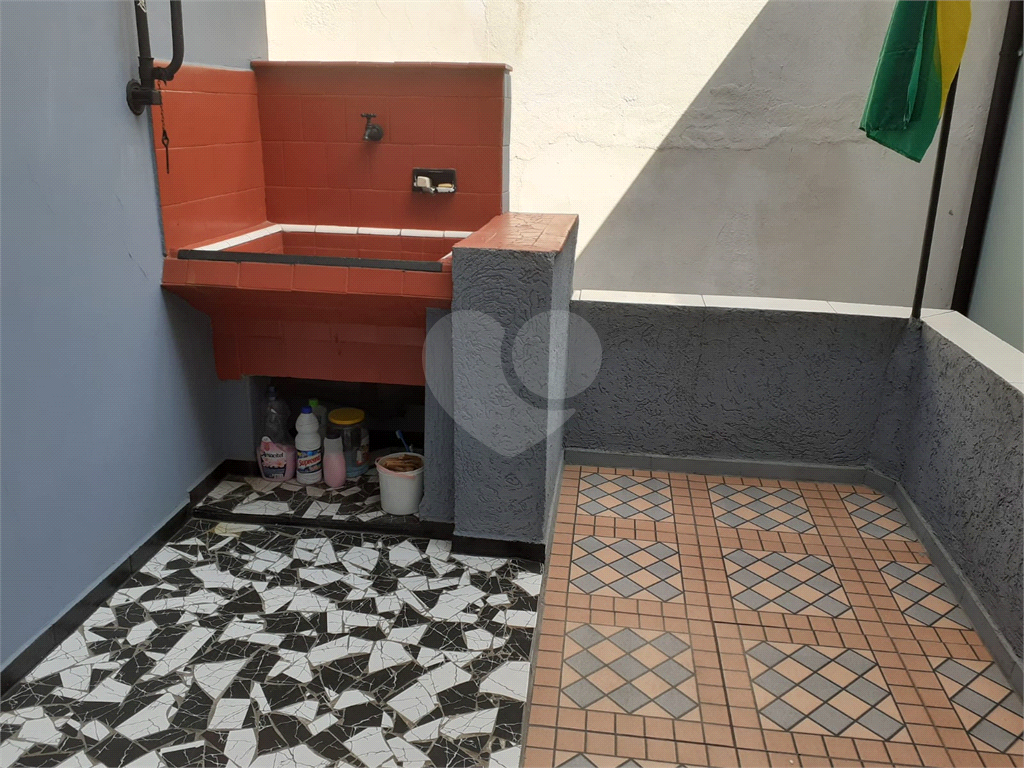 Espetacular sobrado com 6 metros de frente × 28 de fundos, fica a 300 metrô Santana,