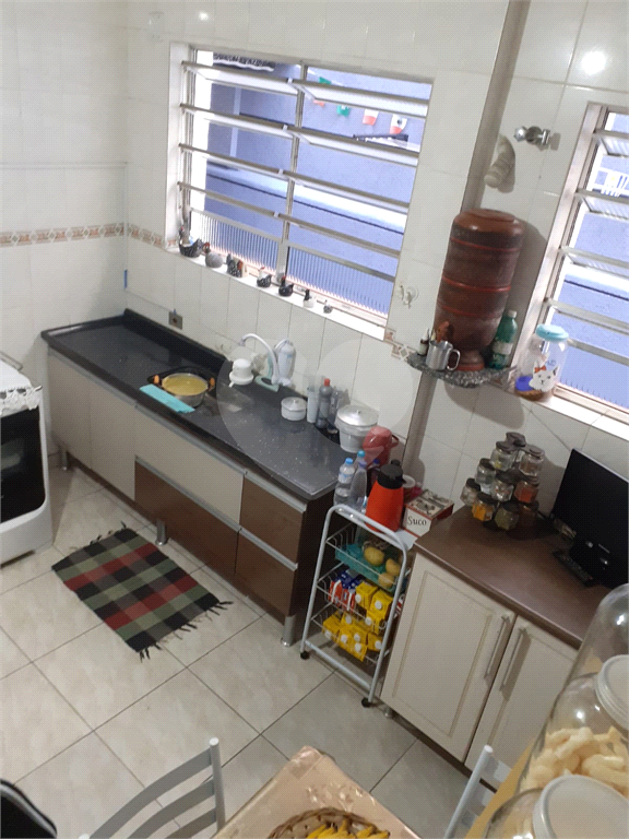 Espetacular sobrado com 6 metros de frente × 28 de fundos, fica a 300 metrô Santana,