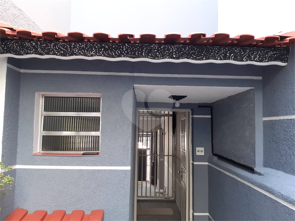 Espetacular sobrado com 6 metros de frente × 28 de fundos, fica a 300 metrô Santana,