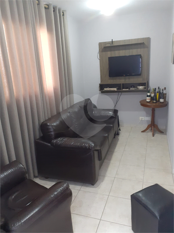 Espetacular sobrado com 6 metros de frente × 28 de fundos, fica a 300 metrô Santana,