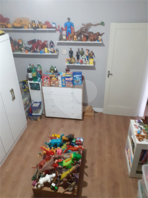 Espetacular sobrado com 6 metros de frente × 28 de fundos, fica a 300 metrô Santana,