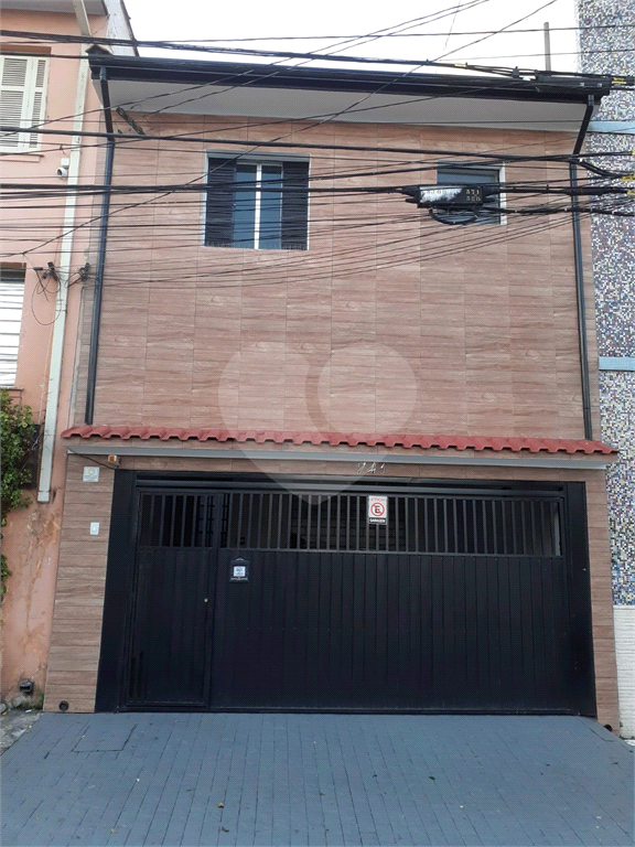 Espetacular sobrado com 6 metros de frente × 28 de fundos, fica a 300 metrô Santana,