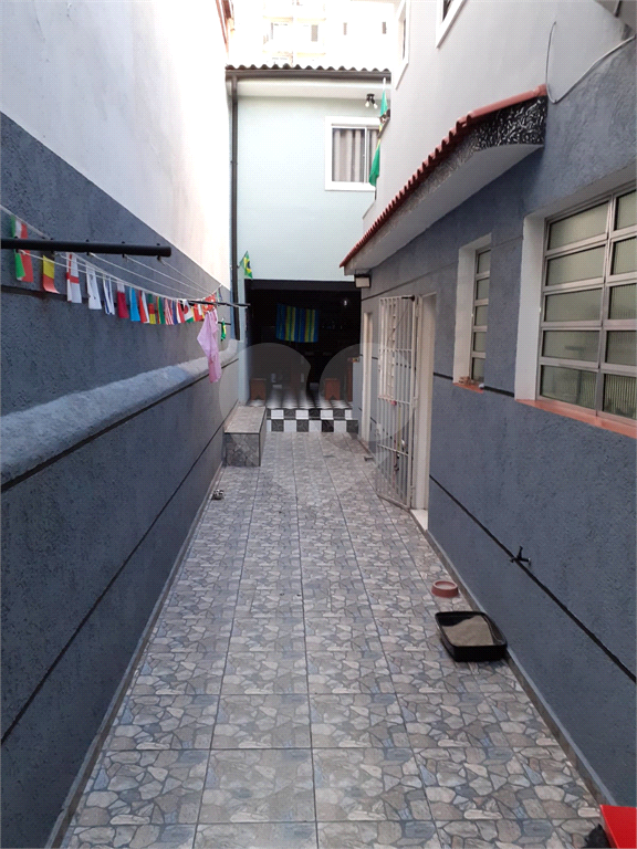 Espetacular sobrado com 6 metros de frente × 28 de fundos, fica a 300 metrô Santana,