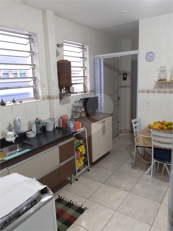Espetacular sobrado com 6 metros de frente × 28 de fundos, fica a 300 metrô Santana,