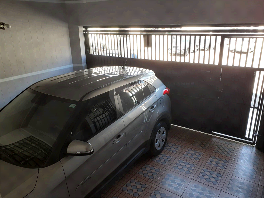 Espetacular sobrado com 6 metros de frente × 28 de fundos, fica a 300 metrô Santana,