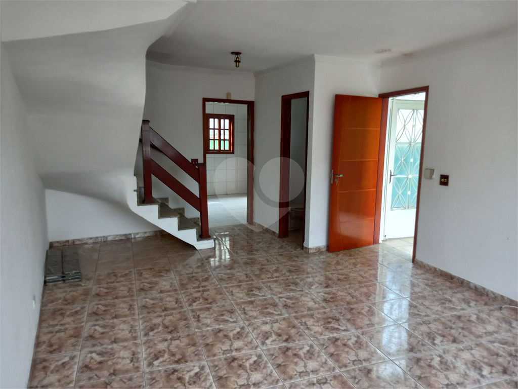 OPORTUNIDADE - Sobrado com 3 suítes próximo da Av Timóteo Penteado