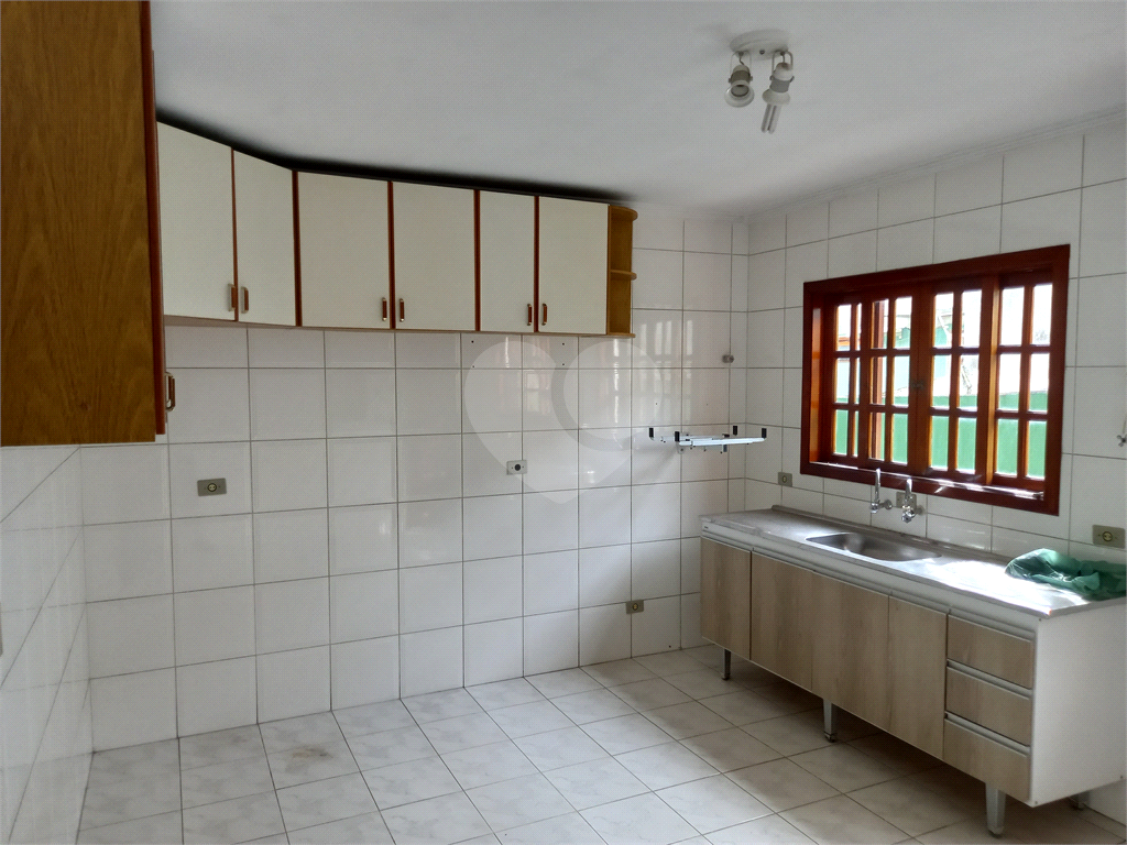 OPORTUNIDADE - Sobrado com 3 suítes próximo da Av Timóteo Penteado