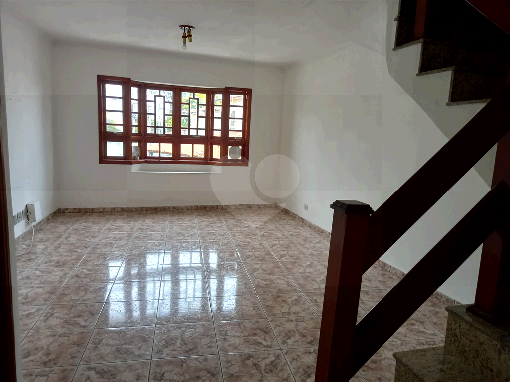 OPORTUNIDADE - Sobrado com 3 suítes próximo da Av Timóteo Penteado