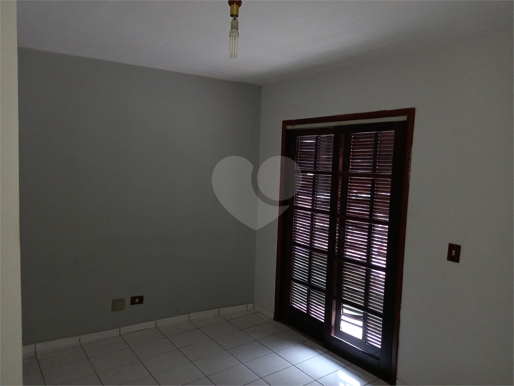 OPORTUNIDADE - Sobrado com 3 suítes próximo da Av Timóteo Penteado