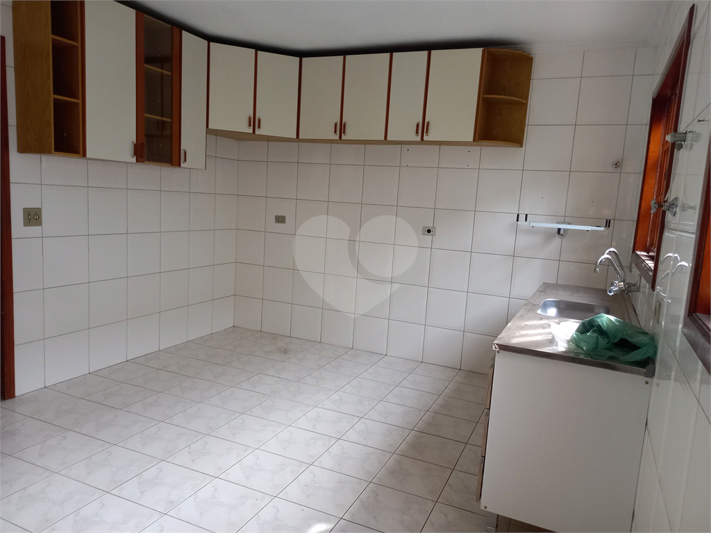 OPORTUNIDADE - Sobrado com 3 suítes próximo da Av Timóteo Penteado