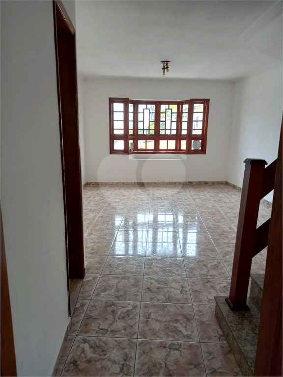 OPORTUNIDADE - Sobrado com 3 suítes próximo da Av Timóteo Penteado
