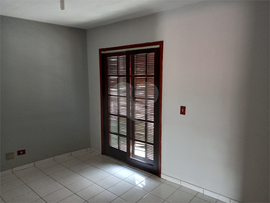 OPORTUNIDADE - Sobrado com 3 suítes próximo da Av Timóteo Penteado