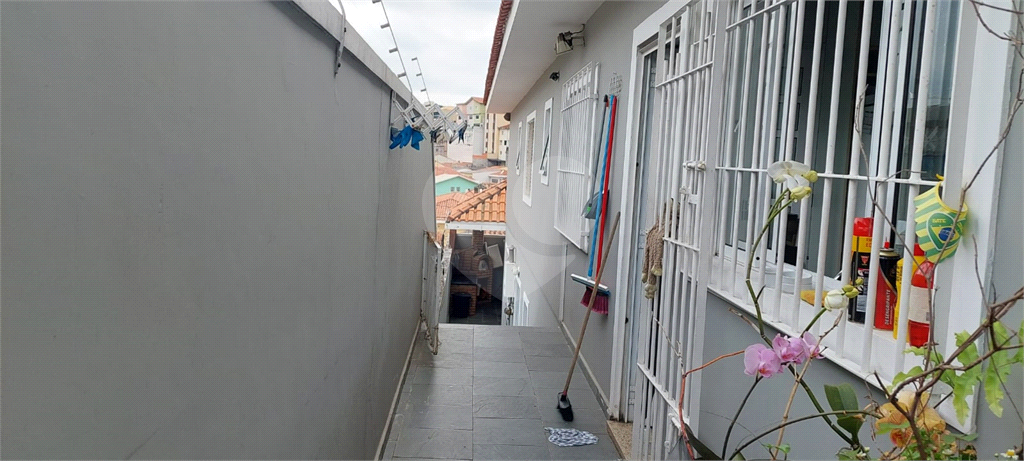 Sobrado, com 3 dormitórios, 01 suíte e armários planejados, lavanderia, garagem para 5 carros