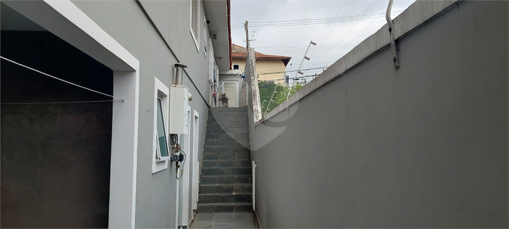 Sobrado, com 3 dormitórios, 01 suíte e armários planejados, lavanderia, garagem para 5 carros