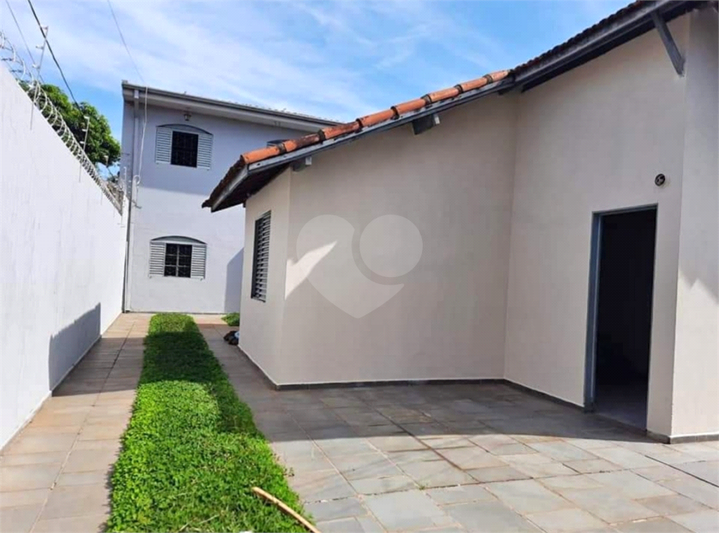 Casa à venda com 3 quartos, 113m² - Foto 1