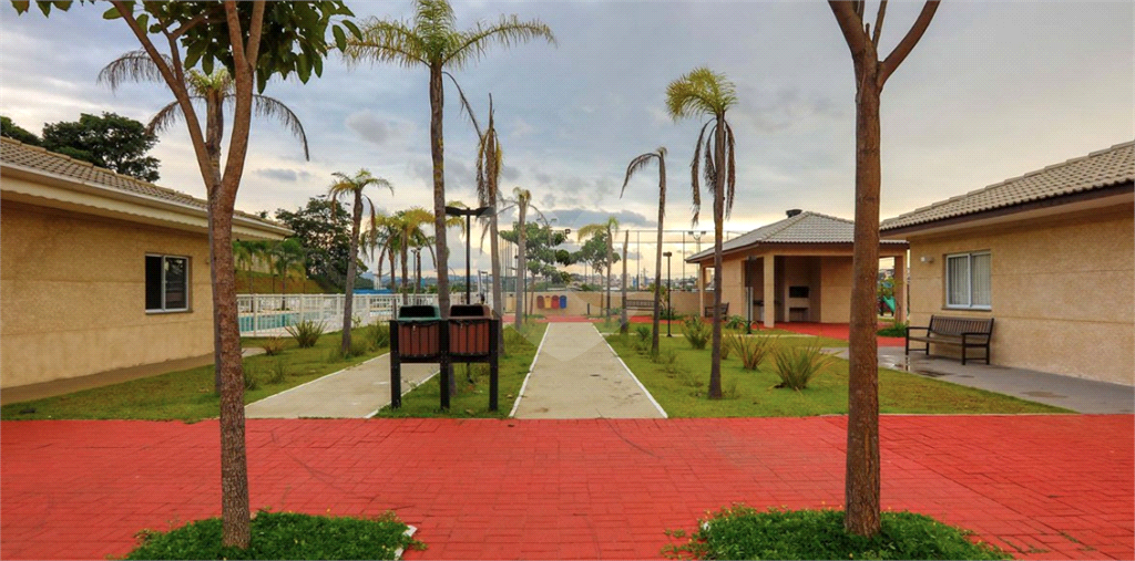 Apartamento à venda com 2 quartos, 49m² - Foto 13