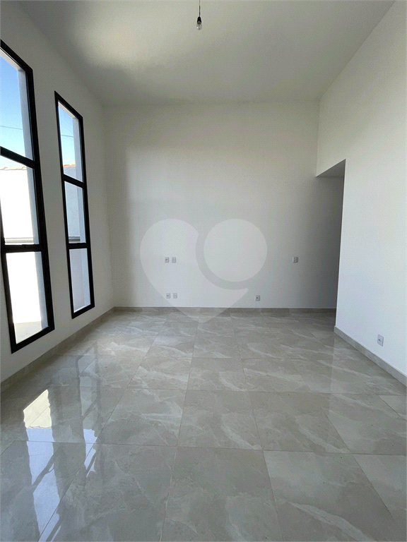 Casa à venda com 3 quartos, 105m² - Foto 2