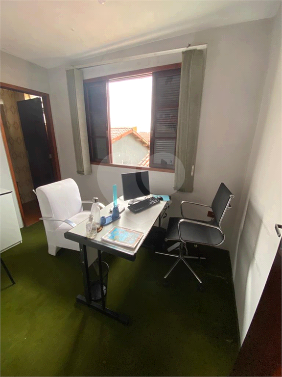Casa Para Venda em Cidade A.E.Carvalho-4 Dormitórios-3 vagas-151 m2