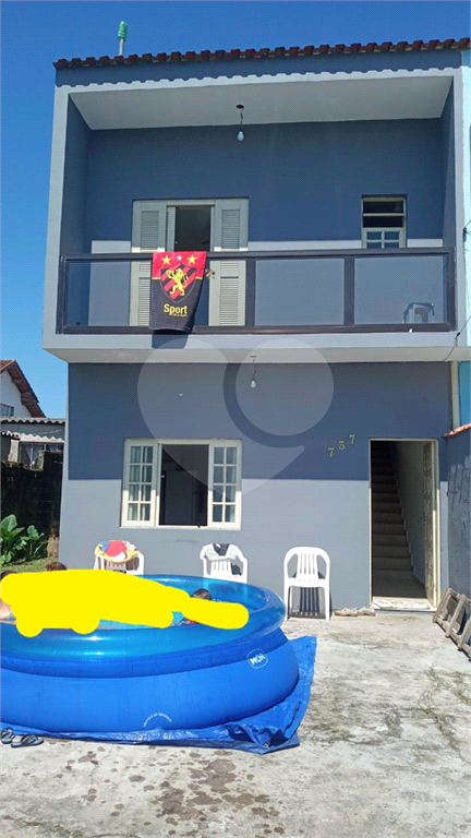 Excelente Sobrado em Mongaguá, 02 dormitórios, sala para 2 ambientes e quintal