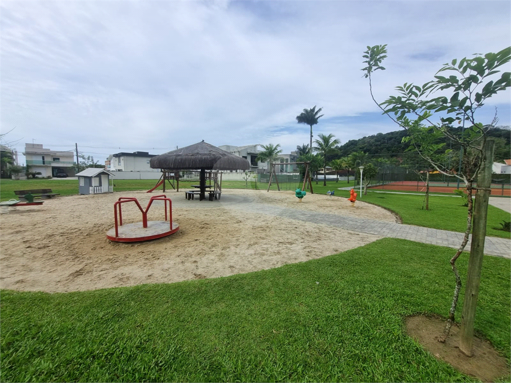 Casa 4 quartos em Caraguatatuba