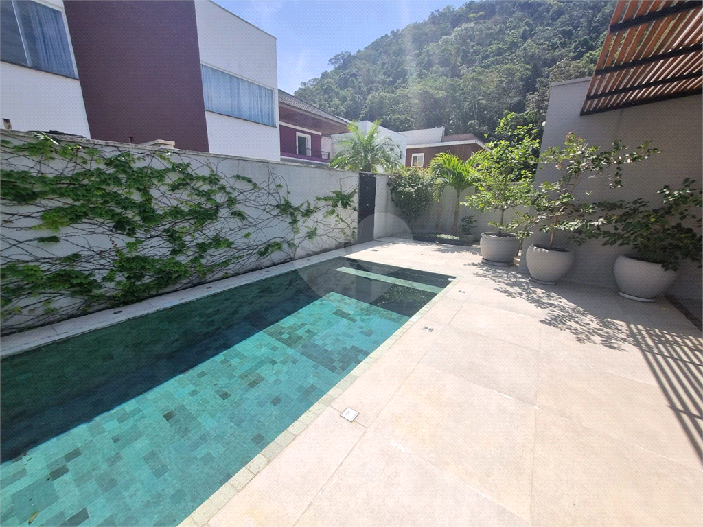 Casa 4 quartos em Caraguatatuba
