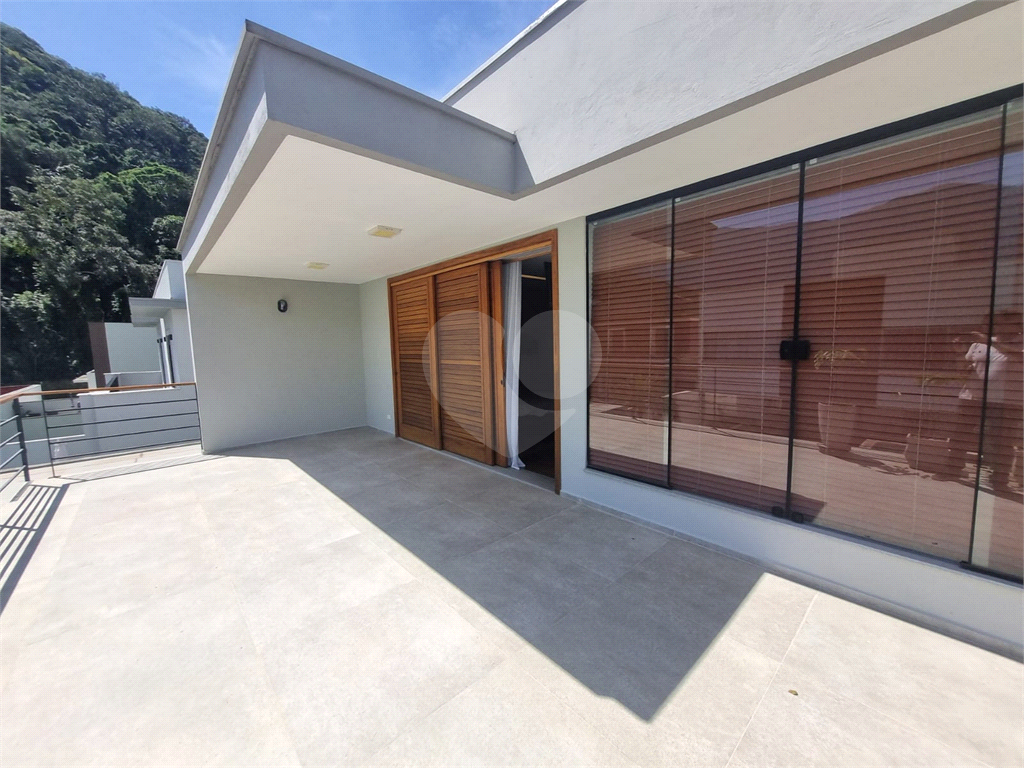 Casa 4 quartos em Caraguatatuba