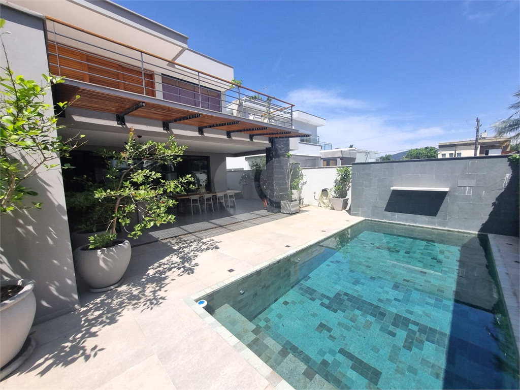 Casa 4 quartos em Caraguatatuba